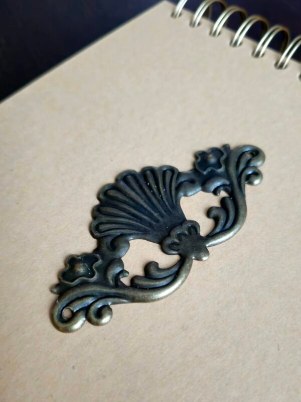 Kovová přízdoba rozeta – bronz | scrapbooking 4 prizdoba-scrapbooking