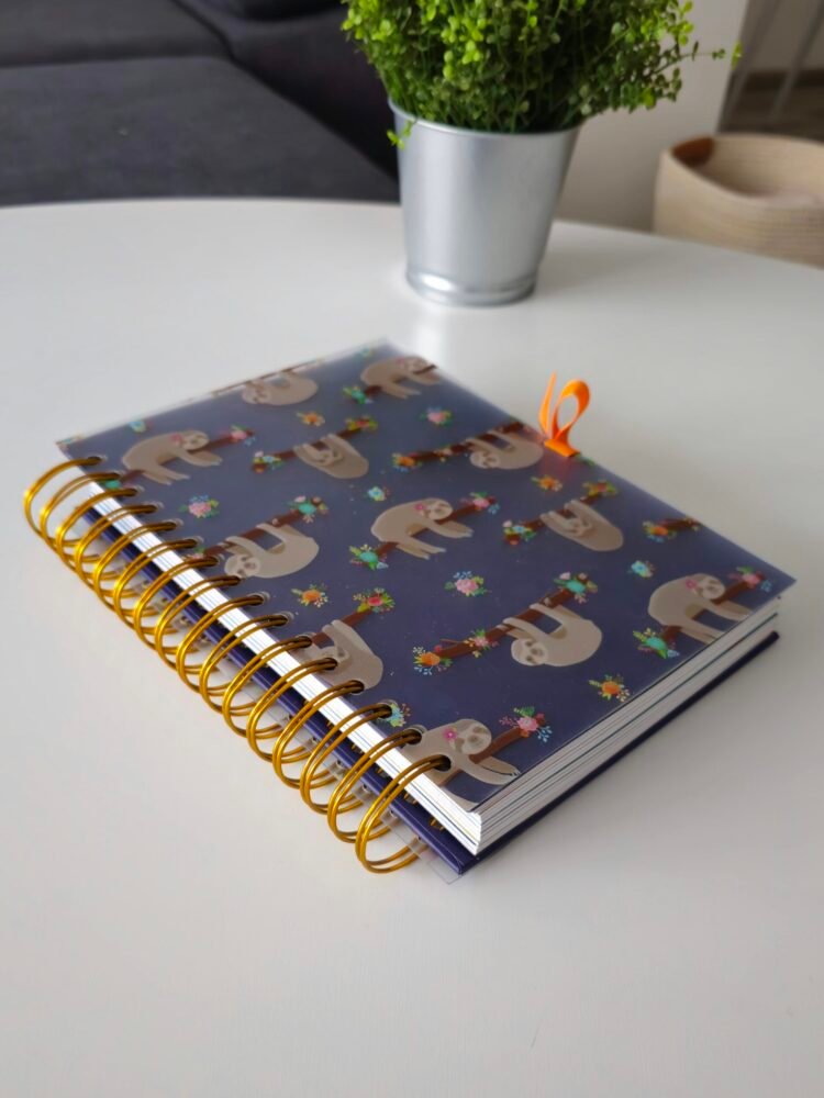 Kreativní nedatovaný plánovač Noteworthy Lenochod 4 kreativni-diar