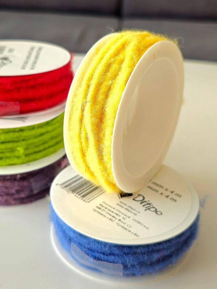 Vlněný provázek 4 mm / 4m žlutý 1 zluta-vlna