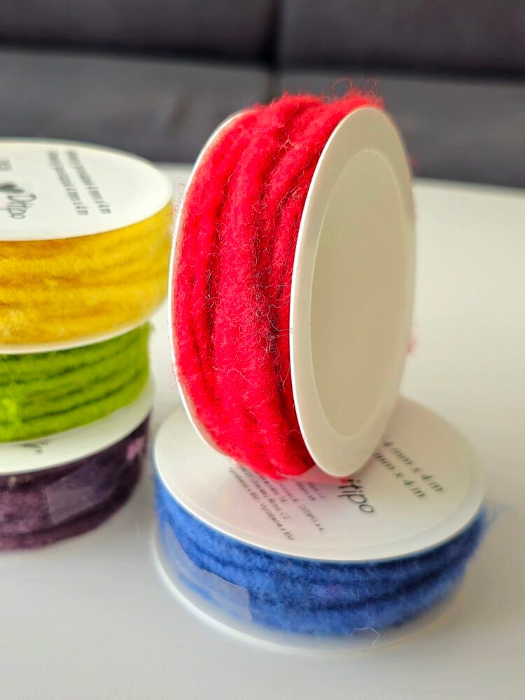 Vlněný provázek 4 mm / 4m červený 1 vlneny-provazek-cervený