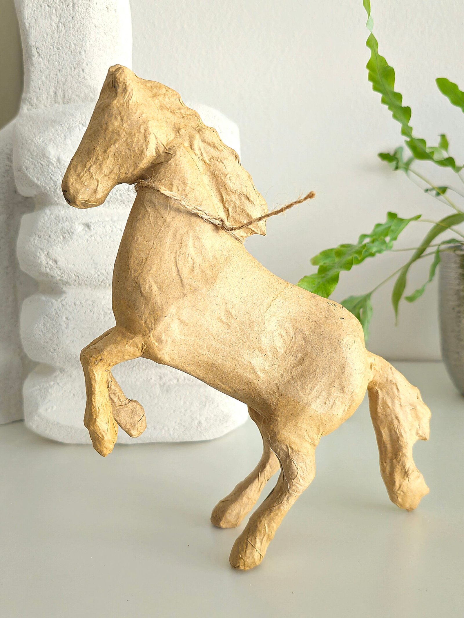 Figurka z kartonu kůň (23 x 17 cm) 2 kun-figurka-karton