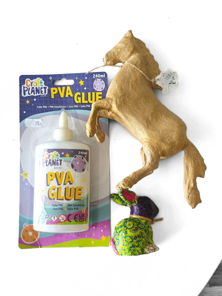 Figurka z kartonu kůň (23 x 17 cm) 3 lepidlo-decoupage-pva-glue