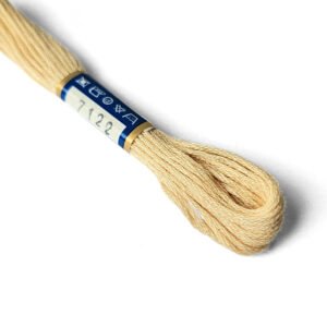 vyšívací-příze-béžová