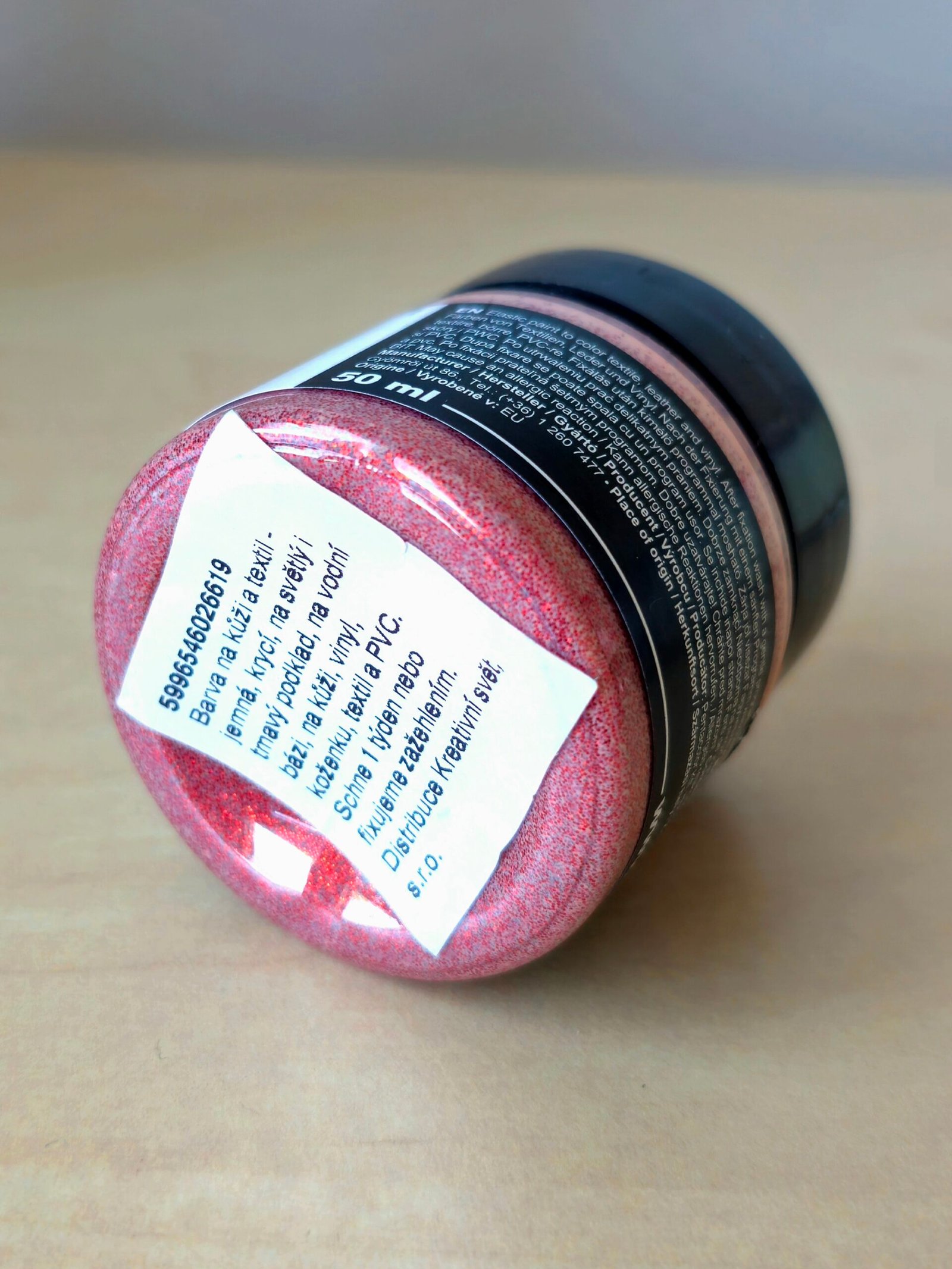 Barva na kůži a textil Penart červené třpytky 50 ml 3 Barva na kůži a textil Penart červené třpytky 50 ml - Obrázek 3
