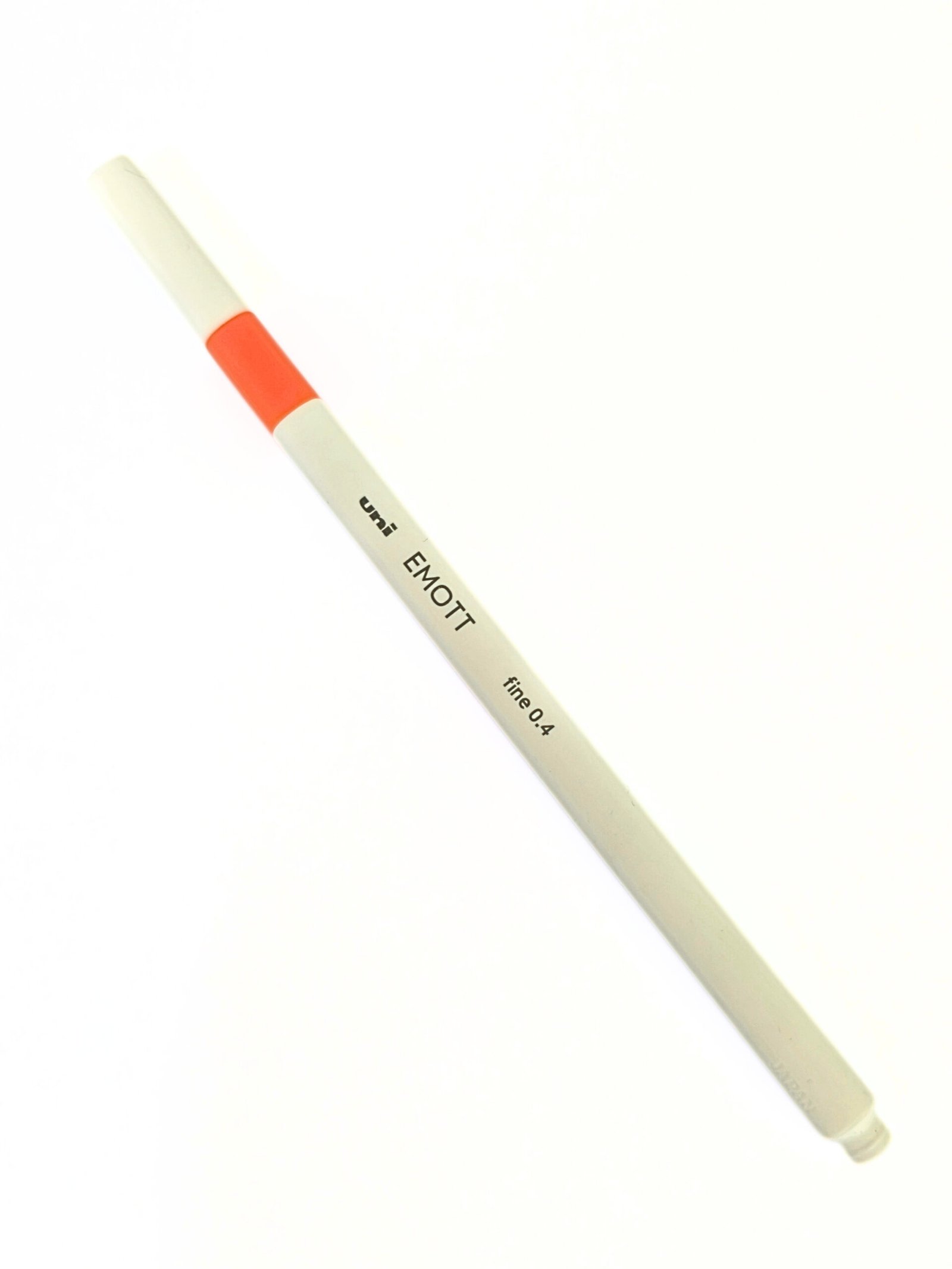 Liner Uni EMOTT 0,4 mm oranžový 1 liner-emott-oranžový