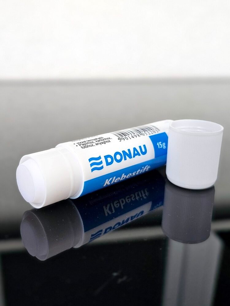 Lepidlo v tyčince DONAU 15 gr 2 lepidlo_na_papír