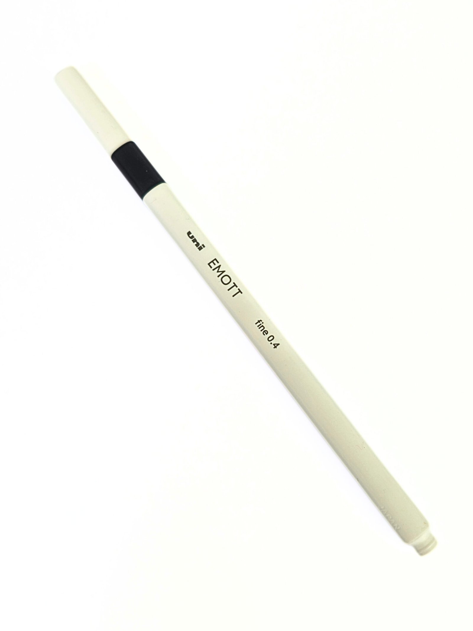 Liner Uni EMOTT 0,4 mm černý 2 liner-emott-černý